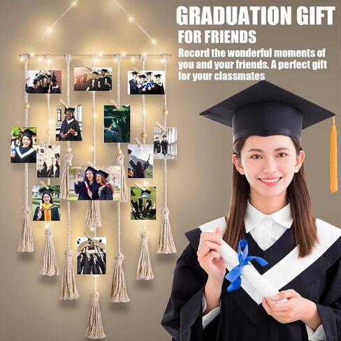 عرض صور 2024 مع مشابك، إطار تخرج مع حامل شرابة مع سلسلة أضواء و25 مشبكًا، ديكور غرفة بوهو للفتيات المراهقات لتزيين حفلات التخرج in Saudi Arabia