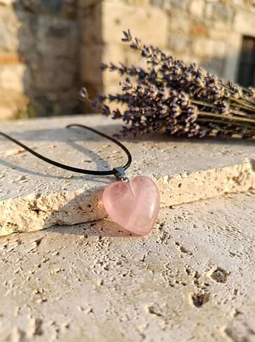 Crystal Necklaces for Women Crystal Pendant Gemstone Necklace for Spiritual Energy Healing Hexagonal and Heart Pendant Divination for Men (18 Inches Black Cord) | Hexagonal and Heart-shaped Pendant, for Spiritual Energy Healing, 18 Inches in Saudi Arabia