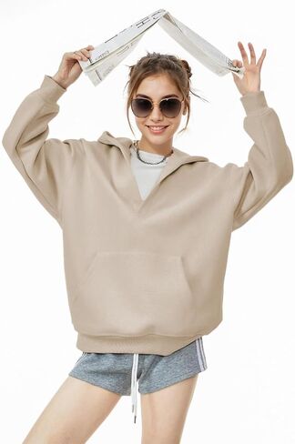 LICOBOD 2026 ملابس عصرية كنزة صوفية قطنية/سترة نسائية كبيرة الحجم بغطاء للرأس ورقبة على شكل حرف V ملابس الشارع الشهير جيب الكنغر بلوزات صوف Y2K in Kuwait