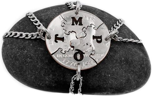 مجموعة قلادات مكونة من 4 قطع ألغاز مع الأحرف الأولى المخصصة، وهدايا BFF، وقطع الصور المقطوعة، وهدية أفضل الأصدقاء، وعملة متشابكة مقطوعة يدويًا، حسب NameCoins in Kuwait