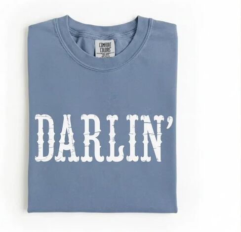 Darlin’ T-Shirt- Country Girl Shirt with Vintage Western Design-Celebrate Your Cowgirl Spirit at Concerts in Saudi Arabia