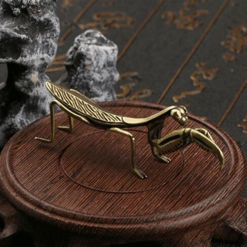 Solid Copper Brass Mantis Small Ornament, Antique Copper Micro Sculpture Tea Pet with Exquisite Details, 1pc in Saudi Arabia