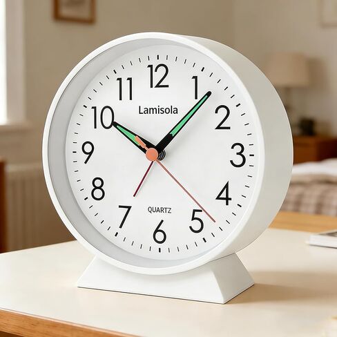 ساعة منبه تناظرية صامتة صغيرة مقاس 4.5 بوصة، ساعة مكتب تعمل بالبطارية الرجعية مع إضاءة ليلية تبقى على 4 ثوانٍ ساعة طاولة معدنية عتيقة بجانب السرير، ومنضدة النوم، وغرفة النوم، والمكتب، والحمام - أسود in Kuwait