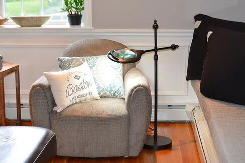 حامل أرضي زجاجي daylight24 ومكبر ضوء LED 5X in Kuwait