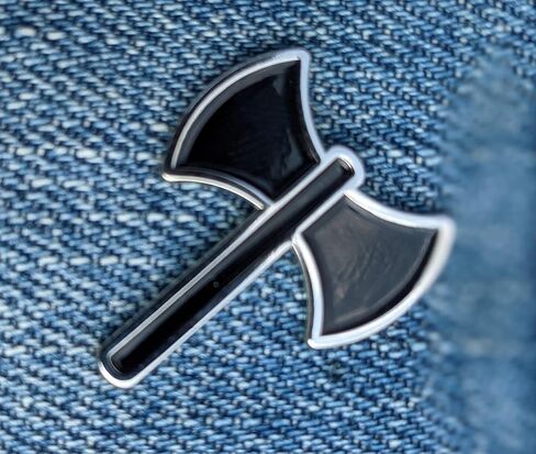 رمز فأس Pun Labrys القابل للتطبيق - رمز فخر دعم المثليين النسويين LGBT - طية صدر السترة أو دبوس المينا القماشي in Kuwait