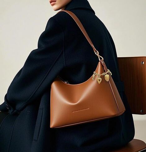 MORWLAT Steering Wheel Charm, Steering Wheel Accessory with Gold Heart Charm, Star Chain Car Interior Hanging Decor Rearview Mirror Car Rosary for Automotive Protection Charm Decor in Kuwait