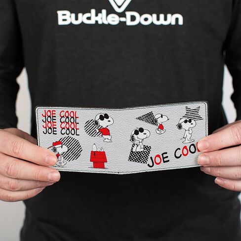 محفظة Buckle-Down Peanuts Worldwide LLC، ثنائية الطي، Peanuts Joe Cool Snoopy Poses ونص رمادي أسود أحمر أبيض، جلد نباتي in Saudi Arabia