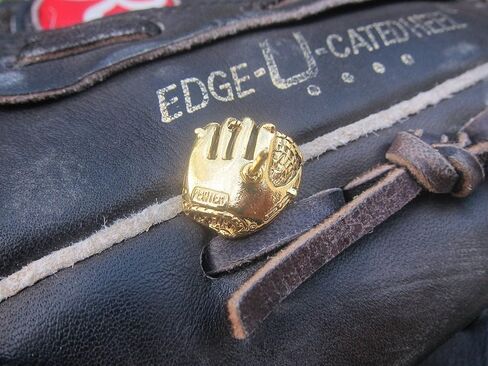 Jim Clift Design Baseball Glove Gold Lapel Pin in Kuwait