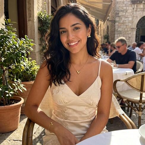 مجموعة مجوهرات مطلية بالذهب عيار 18 قيراط حرف V مكونة من 3 قطع للنساء - أقراط سوار من الفولاذ المقاوم للصدأ قابلة للتعديل وخالية من التشويه، لا تسبب الحساسية وخالية من النيكل والرصاص مجوهرات للاستخدام اليومي، هدية لعيد الميلاد وعيد الأم in Kuwait