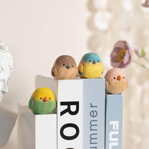 مجموعة تماثيل الطيور الخشبية المنحوتة يدويًا مكونة من 4 - تماثيل طيور صغيرة ملونة ريفية لديكور سطح الطاولة في المزرعة، وزخارف أنيقة للمنزل، وديكورات الربيع، وهدية لمحبي الطيور in Kuwait