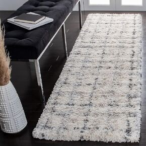 سجادة SAFAVIEH Fontana Shag Collection - 2'3" x 8'، رمادي وعاجي، تصميم شبكي حديث، لا يتساقط ويسهل العناية به، سمك 2 بوصة مثالي للمناطق ذات حركة المرور العالية في غرفة المعيشة وغرفة النوم (FNT868F) in Kuwait