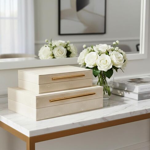 صندوقين تخزين مزخرفين باللون العاجي مع مقابض معدنية ذهبية، مقاس 9.85 × 6 × 2.76 بوصة و11.8 × 7.87 × 3.35 بوصة، صناديق مجوهرات حديثة من الجلد الصناعي لتنظيم المنزل in Kuwait
