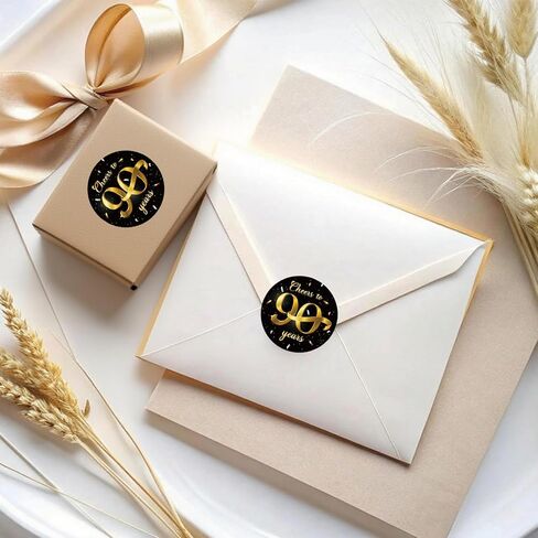 80 قطعة من ملصقات عيد الميلاد التسعين من الذهب الأسود - هتافات حتى 90 عامًا - ملصقات لاصقة مستديرة مقاس 1.5 بوصة - لوازم حفلات الذكرى السنوية التسعين لعيد الميلاد - رائعة لتفضلات الحفلات، وأختام الأظرف، وحقائب الهدايا الجيدة in Kuwait