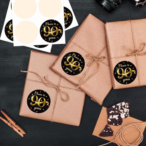 80 قطعة من ملصقات عيد الميلاد التسعين من الذهب الأسود - هتافات حتى 90 عامًا - ملصقات لاصقة مستديرة مقاس 1.5 بوصة - لوازم حفلات الذكرى السنوية التسعين لعيد الميلاد - رائعة لتفضلات الحفلات، وأختام الأظرف، وحقائب الهدايا الجيدة in Kuwait