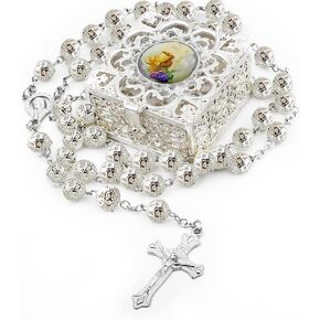 مجموعة مسبحة وصندوق المناولة الأولى للأولاد والبنات تتضمن صندوق مسبحة بمفصلات معدنية فضية مع تصميم الكأس والمضيف ومسبحة من الخرز الفضي in Kuwait