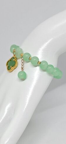 Lucky&Store GREEN 8mm Agate/Clover Leaf Stretch Bracelet in Gold Plated. Apple Green Agate 8mm Round Bracelet. Agate Bracelet. Clover Leaf Agate LOVER. in Saudi Arabia