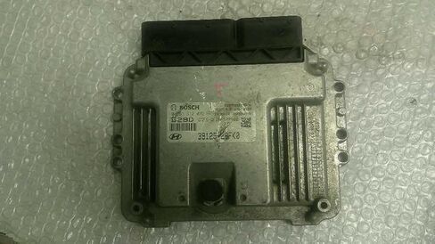 Engine ECM Control Module at Fits 16-17 Compatible with Hyundai Veloster 39131-2EYC7 391312EYC7 in Saudi Arabia