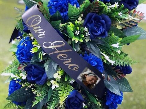 شريط جنازة تذكاري مخصص ومطبوع حسب الطلب مع إكليل صور اختياري غير متضمن بطول 5 أقدام in Kuwait