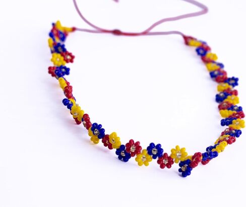 قلادة قلادة قابلة للتعديل مصنوعة يدويًا من TravelDanceSave من كولومبيا - ألوان علم كولومبيا - زهور in Kuwait