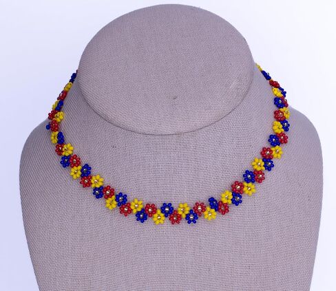 قلادة قلادة قابلة للتعديل مصنوعة يدويًا من TravelDanceSave من كولومبيا - ألوان علم كولومبيا - زهور in Kuwait