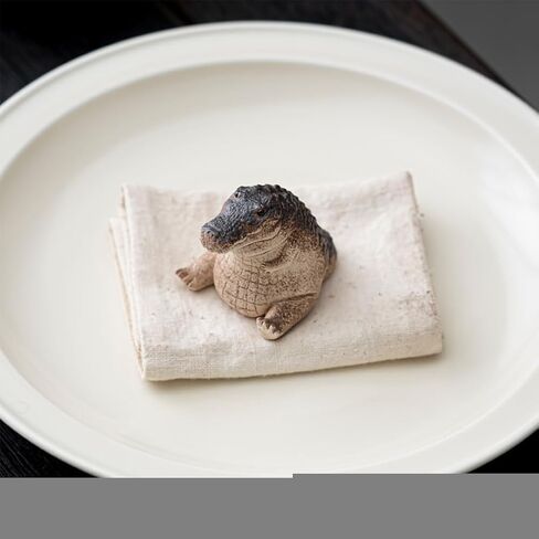 EMVANV Alligator Baby Statue Ornament,Crocodile Figurine Resin Animal Sculpture Tea Set Accessories Desk Pet for Tea Enthusiasts Lovers Tearoom presents(black+beige) in Kuwait