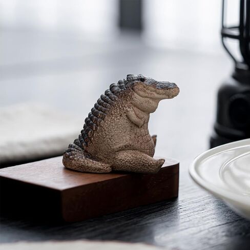 EMVANV Alligator Baby Statue Ornament,Crocodile Figurine Resin Animal Sculpture Tea Set Accessories Desk Pet for Tea Enthusiasts Lovers Tearoom presents(black+beige) in Kuwait