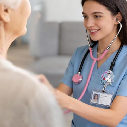 بكرة شارة ممرضة الأوز المضحكة، حامل شارة لطيف مع مشبك قابل للسحب لطبيب طالب التمريض RN LPN CNA، حامل معرف بمشبك التمساح لهدية العمل في مكتب عيادة المستشفى in Kuwait