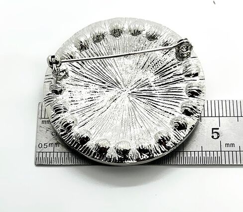 بروش من حجر الراين للسيدات المتميزات - حروف من المينا الوردية، دبوس بروش معدني مستدير من TLOD للنساء in Kuwait