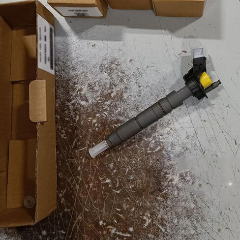 Fuel Diesel Injector 0445116028 for Mercedes A6420701287 Sprinter 098643 OM642 in Kuwait