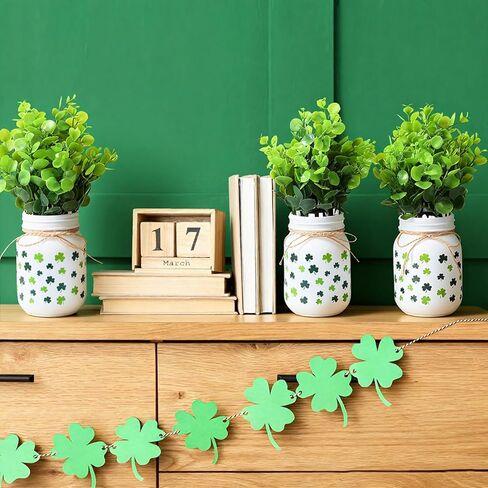 3 قطع ديكورات طاولة عيد القديس باتريك، برطمان شامروك ميسون مع مزهريات صغيرة من الأوكالبتوس الاصطناعي، قطع مركزية للنباتات الأيرلندية في يوم القديس باتريك، مدفأة المطبخ، ديكور الطاولة in Kuwait