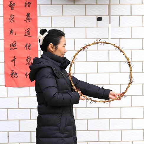 تاج الشوك بقطر 20 بوصة تاج يسوع بلاستيكي كبير الحجم لون ذهبي لديكور عيد الفصح ويوم العاطفة وديكور الكنيسة in Kuwait