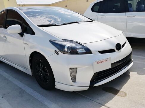 iJDMTOY No Drill Front Bumper Tow Hook License Plate Mounting Bracket Adapter Kit Compatible with 2010-2015 Toyota Prius (XW30) in Kuwait