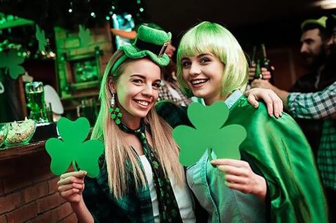 Kokoma Irish Shamrock Dangle Earrings Light-Up LED Green Lucky Clover Four Leaf Drop Hook St. Patrick's Day Earrings Holiday Accessories Jewelry Gift for Women in Saudi Arabia