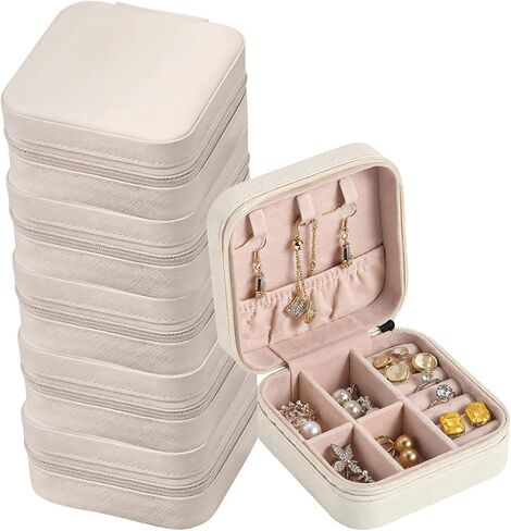 6 قطع من صناديق المجوهرات لوصيفات العروس، مقاس 3.9 × 3.9 × 2 بوصة، حقيبة مجوهرات للسفر مصنوعة من جلد البولي يوريثان الأبيض، منظم تخزين المجوهرات بسحاب للنساء، حامل قلادة على شكل حلقة مدمجة in Kuwait