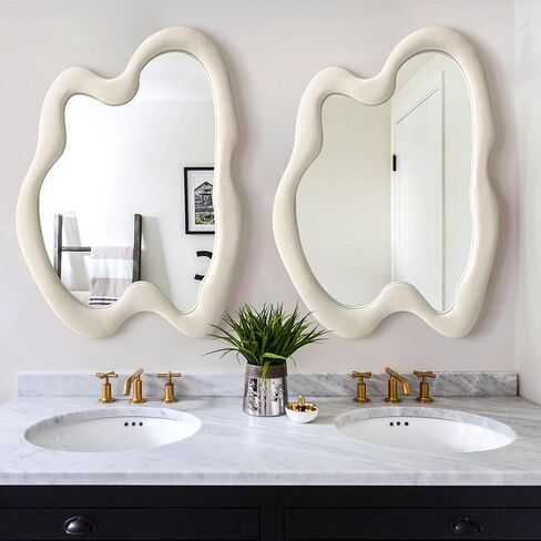 مرآة بيضاء متموجة غير منتظمة مقاس 60.96 سم × 81.28 سم مع إطار خشبي ملفوف بالفانيلا - مرآة زخرفية حديثة لغرفة المعيشة والمدخل وغرفة النوم وغرفة الطعام in Kuwait