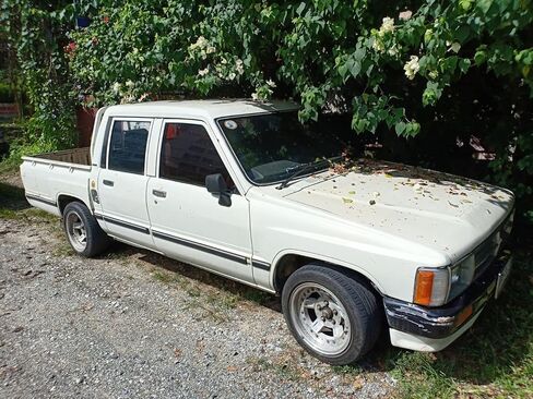 زوج مصابيح الضوء الخلفي الخلفي عدسة ل 84-88 تويوتا هايلكس 4 عداء MK2 LN50 LN65 YN65 81561-89133 81551-89133 in Kuwait