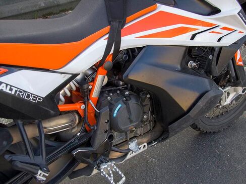 AltRider Easy Pull Clutch Arm Extension Compatible with KTM 790/890 Adventure/R & Husqvarna Norden 901 - High Endurance - Reduces Arms Fatigue - Extra Traction for Better Control & Grip Off & On Road in Kuwait