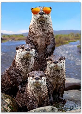 بطاقة عيد ميلاد مضحكة أوتر للنساء والرجال والأصدقاء والإخوة والأخوات والأحفاد وزملاء العمل. بطاقة رائعة لكل حيوان في الحفلة. in Kuwait