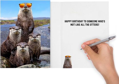 بطاقة عيد ميلاد مضحكة أوتر للنساء والرجال والأصدقاء والإخوة والأخوات والأحفاد وزملاء العمل. بطاقة رائعة لكل حيوان في الحفلة. in Kuwait