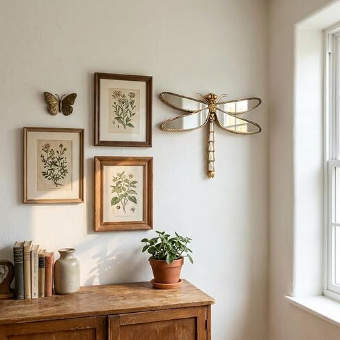 Adkoat® مرآة اليعسوب الذهبية العتيقة لتزيين الحائط - مرآة لتزيين الحائط على شكل حشرات - هدايا الترحيب بالمنزل - فن ذبابة التنين الراتنجي وفراشة ذهبية صغيرة مزخرفة لغرفة النوم وغرفة المعيشة | 12.5 بوصة × 10 بوصة in Kuwait