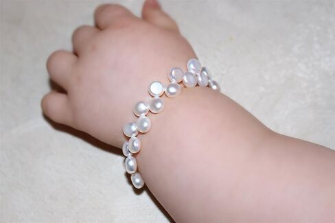 سوار فاخر من لؤلؤ المياه العذبة الأبيض مطرز بالفضة الإسترليني للفتيات الصغيرات (BFW) in Kuwait