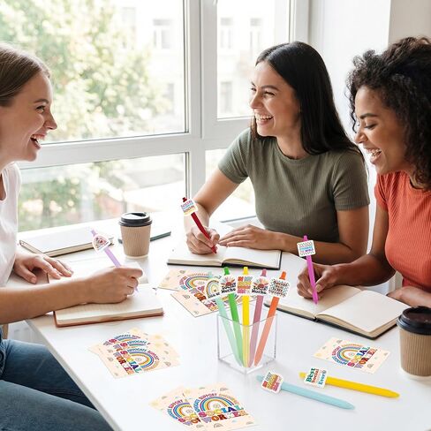 Lucky Sea 15 مجموعة من هدايا تقدير شهر العمل الاجتماعي للبالغين: 15 قطعة من أقلام حبر جاف وبطاقات حبر أسود للعمل الاجتماعي وحقائب هدايا جيدة لمستلزمات حفلات عيد الميلاد وعيد الشكر in Kuwait