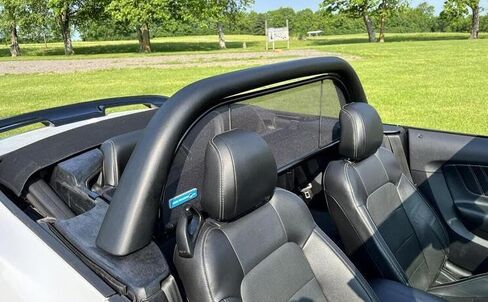 يناسب عاكس الرياح Love The Drive سيارات موستانج المكشوفة من 2024 إلى 2030 مع شريط إضاءة CDC أو شريط نمط in Kuwait