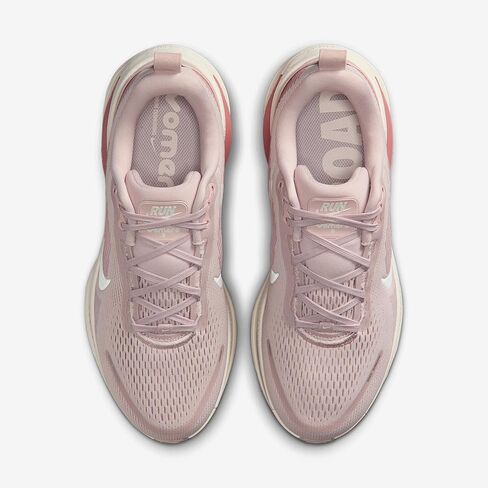 حذاء الجري Vomero 18 للنساء من Nike (أحمر طمي/أحمر ستاردست/بلاتيني بنفسجي/طباشير) in Kuwait