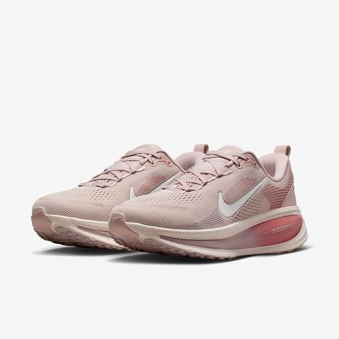 حذاء الجري Vomero 18 للنساء من Nike (أحمر طمي/أحمر ستاردست/بلاتيني بنفسجي/طباشير) in Kuwait