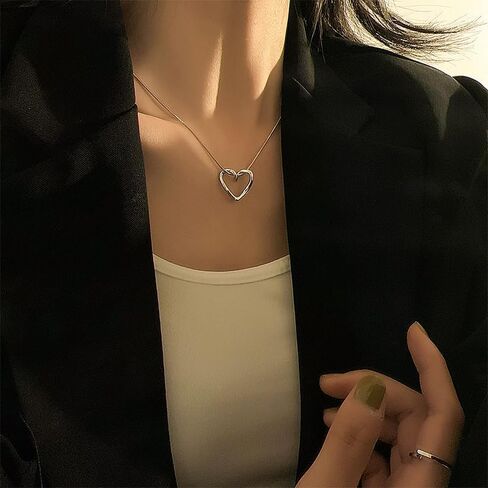 قلادة قلب بسيطة، تصميم متعدد الاستخدامات، إحساس ممتاز بالضوء الفاخر، سلسلة حب على شكل عظمة الترقوة، فضية اللون in Saudi Arabia
