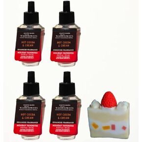 باث آند بودي وركس - عبوة من 4 عبوات من عبوات العطور المنزلية وصابون كعكة الفراولة الطبيعي (الكاكاو الساخن والكريم) in Kuwait