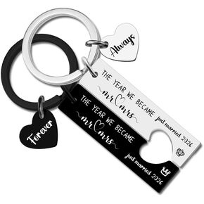Wedding Gifts for Couples 2026 Mr and Mrs Gifts His and Hers Gift Couple Keychain Bridal Shower Gift for Bride And Groom in Kuwait