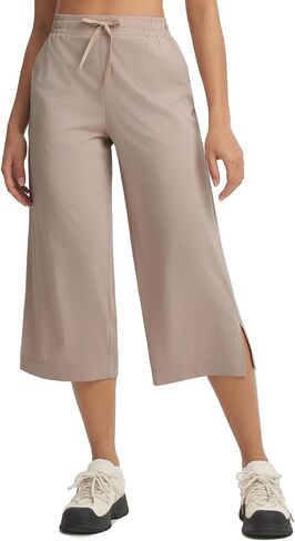 baleaf 22" Wide Leg Pants for Women Capri Sweatpants Pant Cropped Lightweight Quick Dry Petite Pant with Pockets Loose Fit in Saudi Arabia
