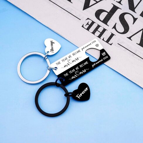 Wedding Gifts for Couples 2026 Mr and Mrs Gifts His and Hers Gift Couple Keychain Bridal Shower Gift for Bride And Groom in Kuwait